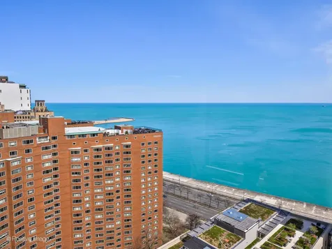 1310 North Ritchie Court Chicago IL 60610