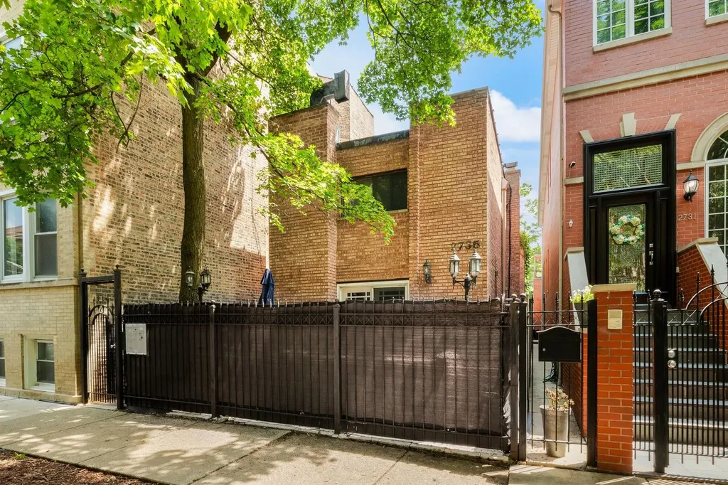 2735 North Mildred Avenue Chicago IL 60614