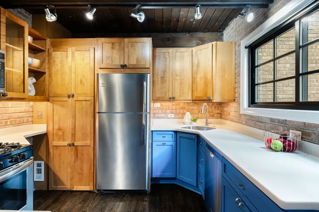2735 North Mildred Avenue Chicago IL 60614