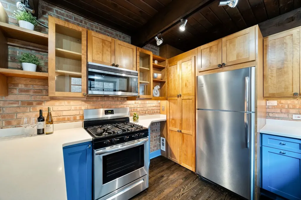 2735 North Mildred Avenue Chicago IL 60614