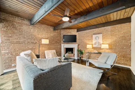 2735 North Mildred Avenue Chicago IL 60614