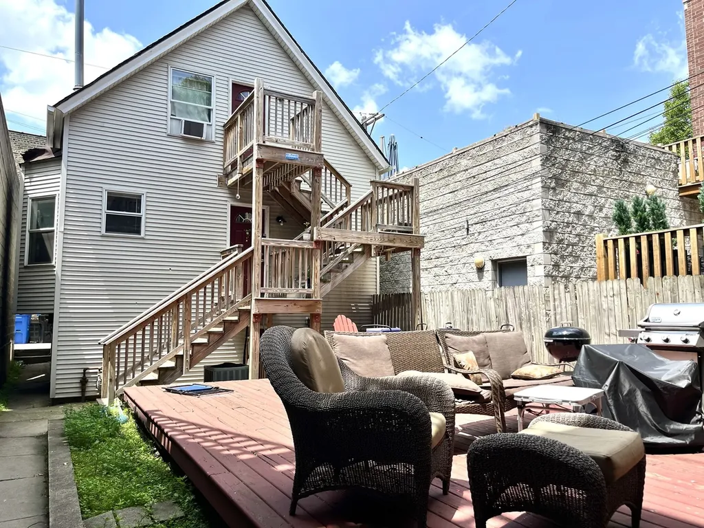 3740 North Janssen Avenue Chicago IL 60613