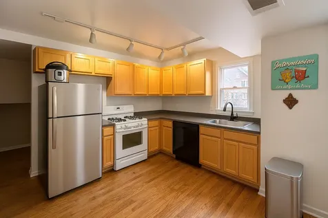 3740 North Janssen Avenue Chicago IL 60613
