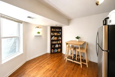 3740 North Janssen Avenue Chicago IL 60613