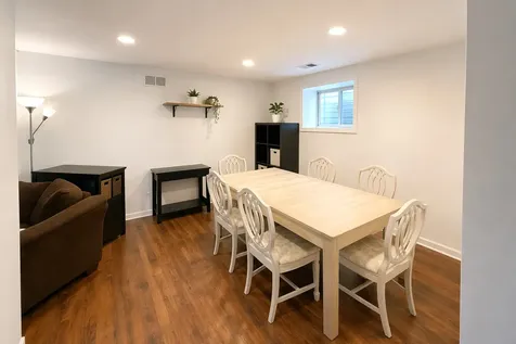 3740 North Janssen Avenue Chicago IL 60613