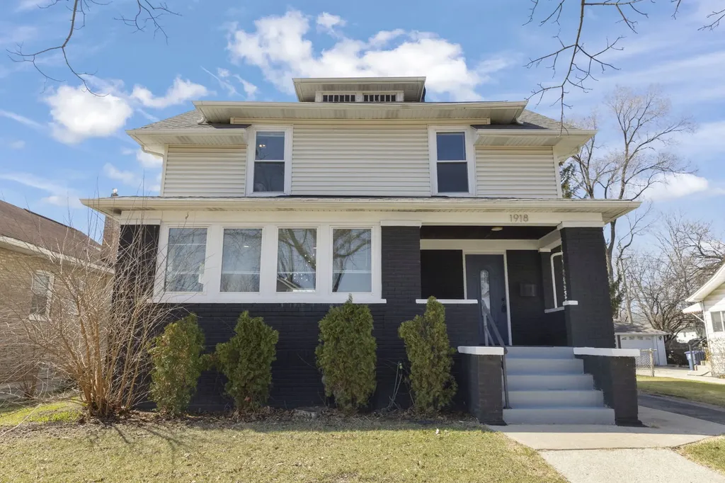 1918 South 9th Avenue Maywood IL 60153