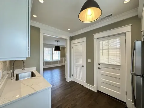 1653 West Gregory Street Chicago IL 60640