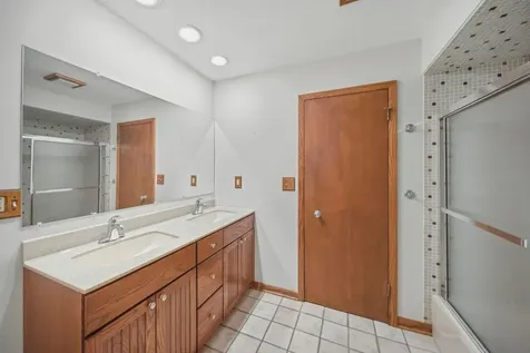 2272 North Circle Drive Palatine IL 60067