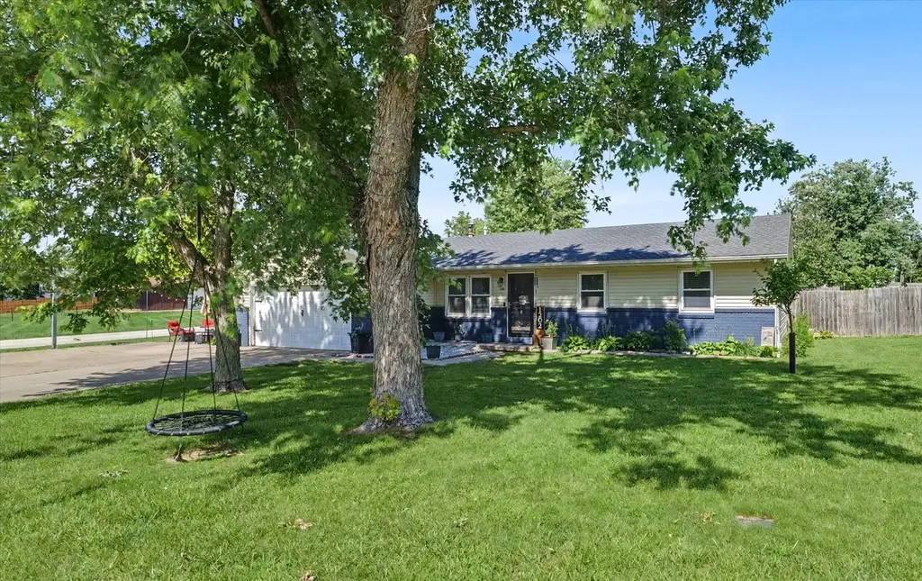 1202 Robin Road Mahomet IL 61853