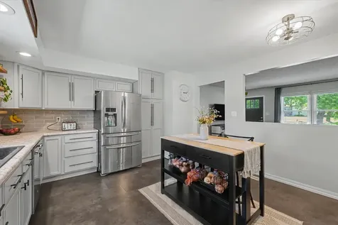 1202 Robin Road Mahomet IL 61853