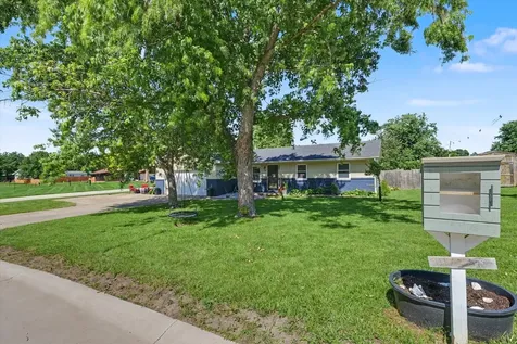 1202 Robin Road Mahomet IL 61853