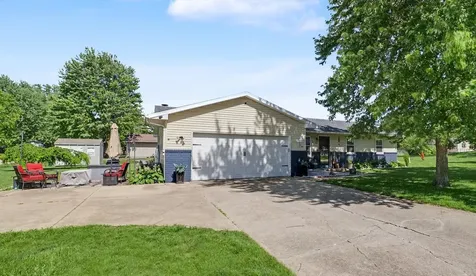 1202 Robin Road Mahomet IL 61853