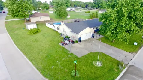 1202 Robin Road Mahomet IL 61853