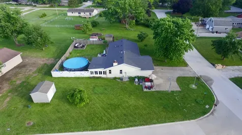 1202 Robin Road Mahomet IL 61853