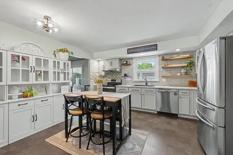1202 Robin Road Mahomet IL 61853