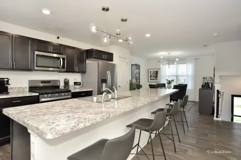 3834 Gansett Parkway Elgin IL 60124