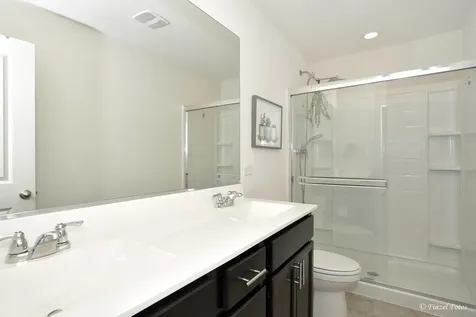 3834 Gansett Parkway Elgin IL 60124