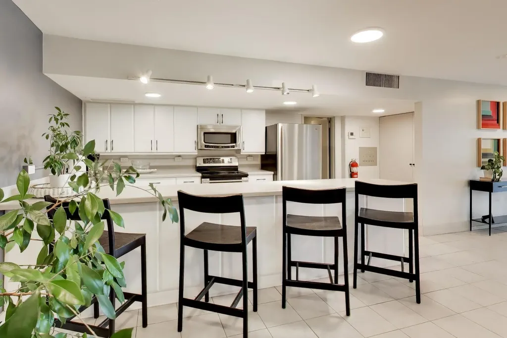 1440 Sheridan Road Wilmette IL 60091