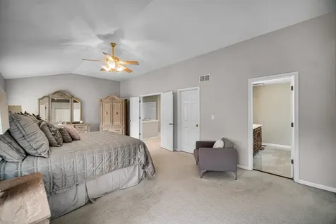 6 Yorkshire Court Algonquin IL 60102