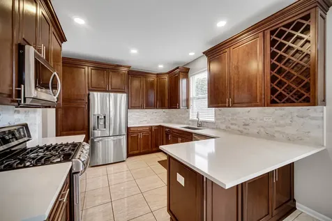 6 Yorkshire Court Algonquin IL 60102