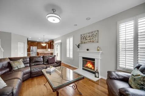 6 Yorkshire Court Algonquin IL 60102