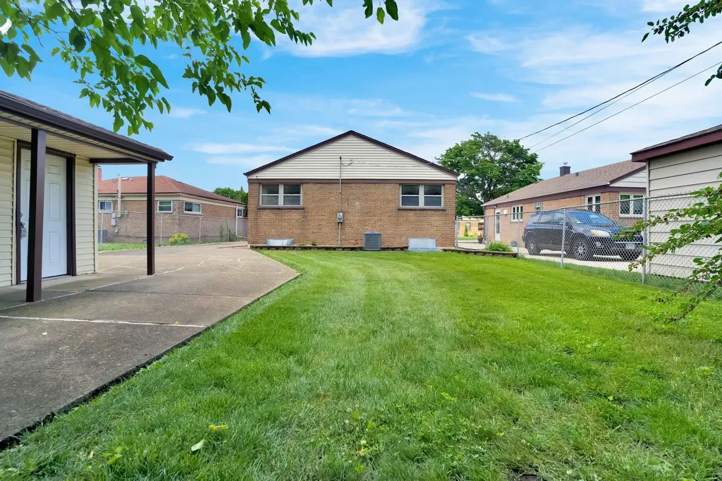 7943 South Kilpatrick Avenue Chicago IL 60652