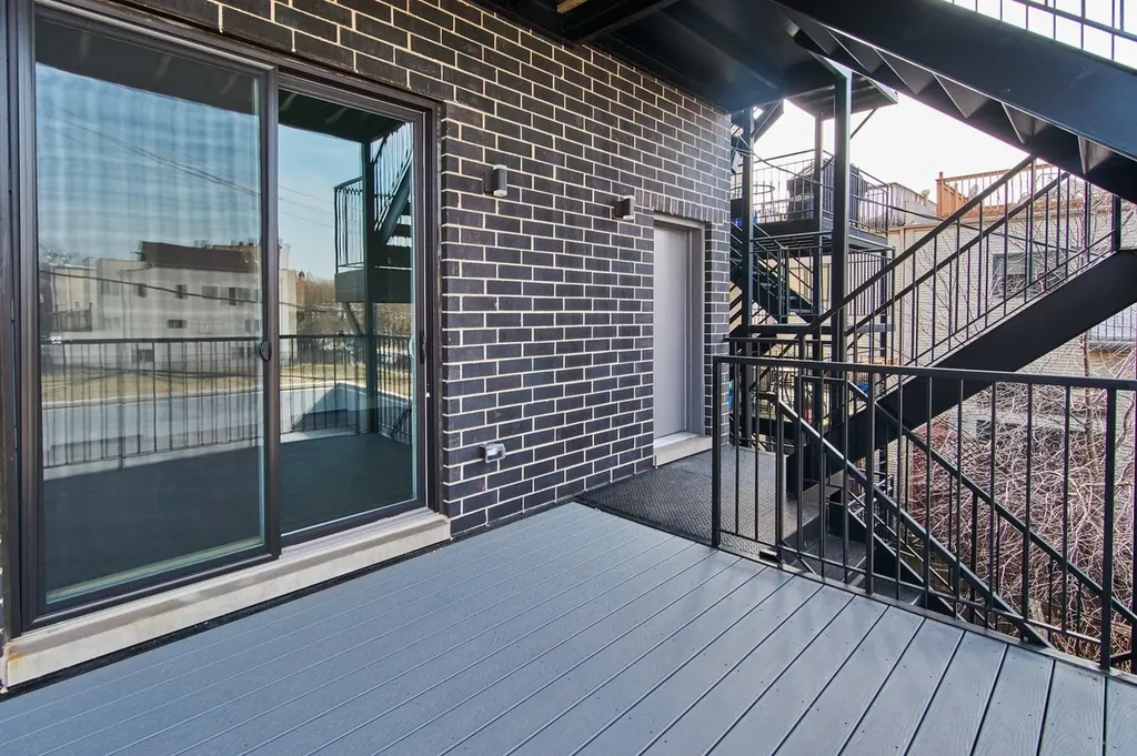 1428 West Grand Avenue Chicago IL 60642