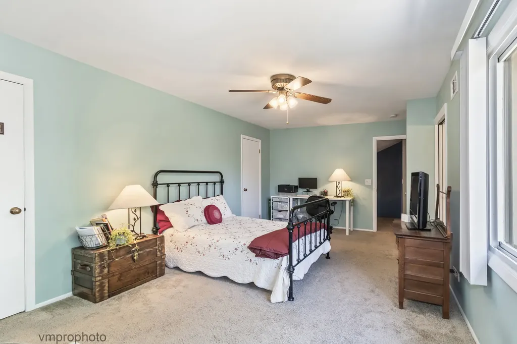 2634 Smith Street Rolling Meadows IL 60008