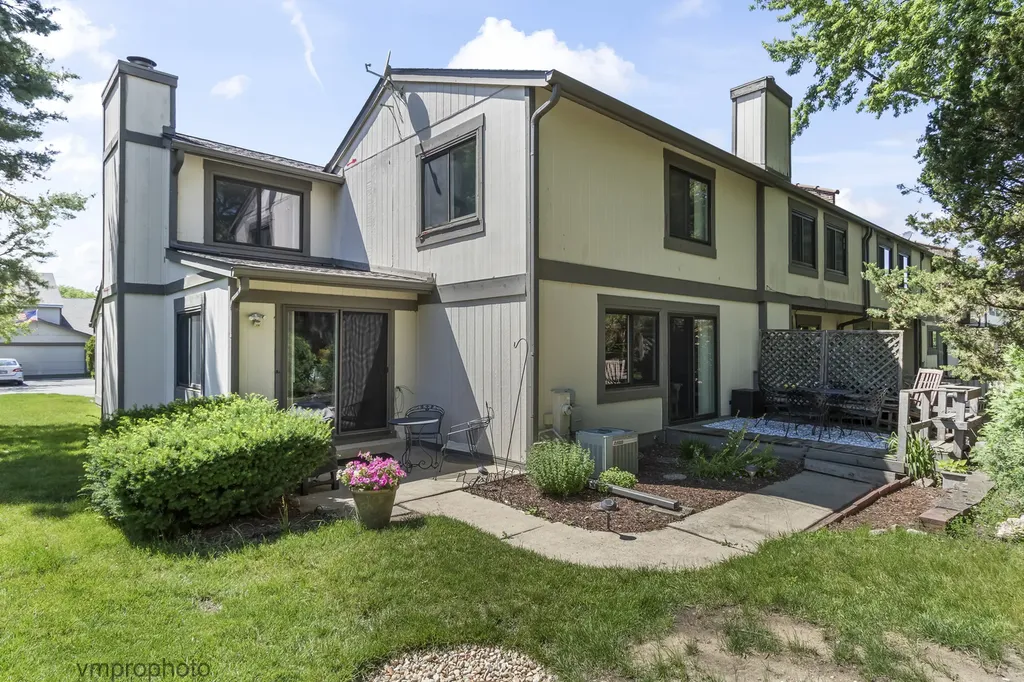 2634 Smith Street Rolling Meadows IL 60008