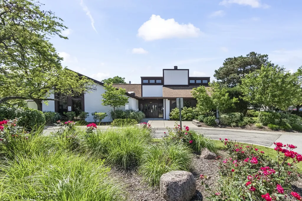 2634 Smith Street Rolling Meadows IL 60008