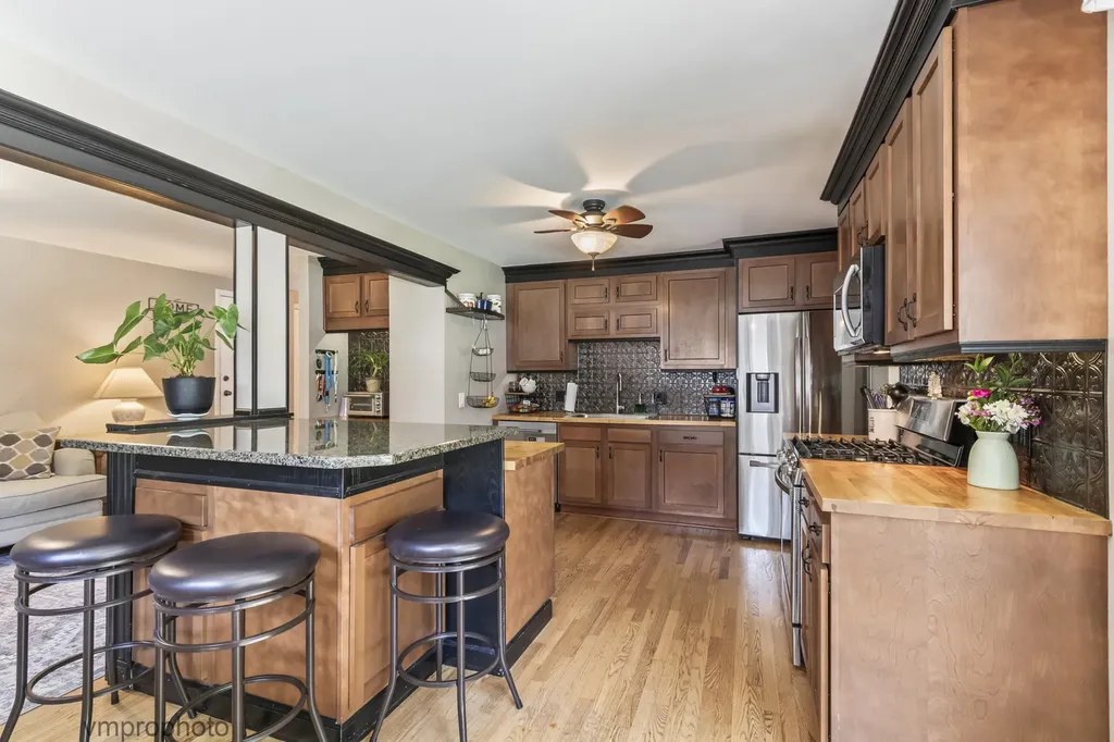 2634 Smith Street Rolling Meadows IL 60008