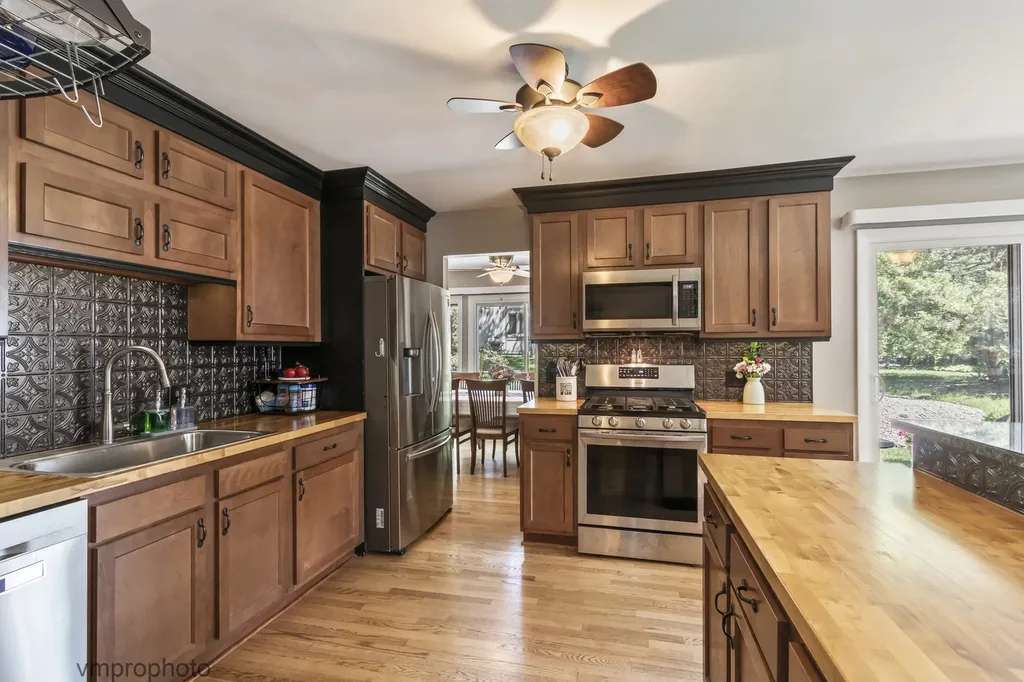 2634 Smith Street Rolling Meadows IL 60008
