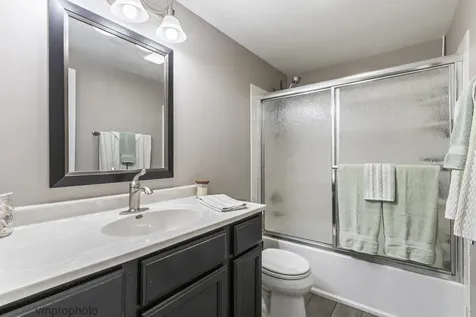 2634 Smith Street Rolling Meadows IL 60008