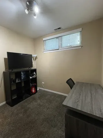 2135 North Southport Avenue Chicago IL 60614
