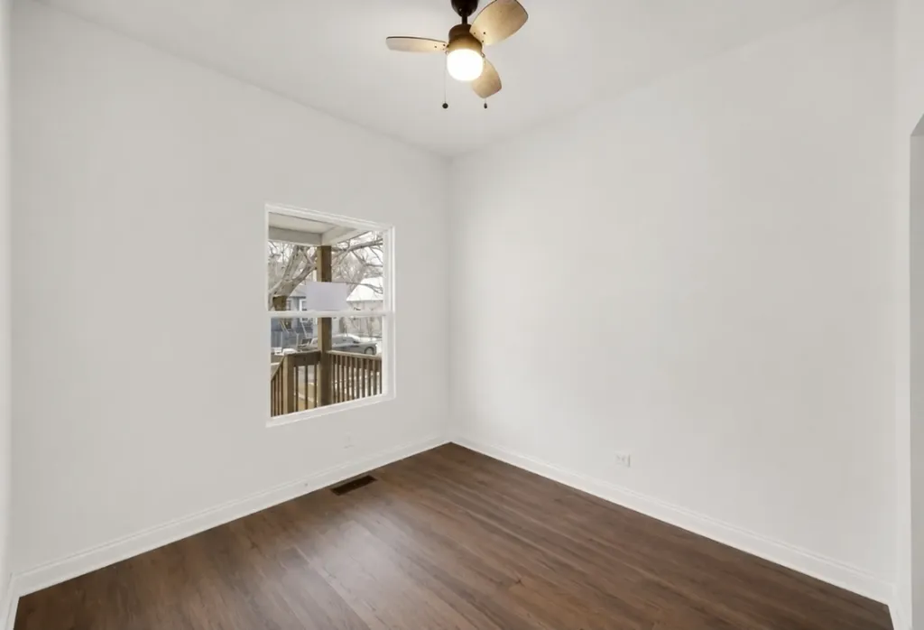 8008 South Muskegon Avenue Chicago IL 60617