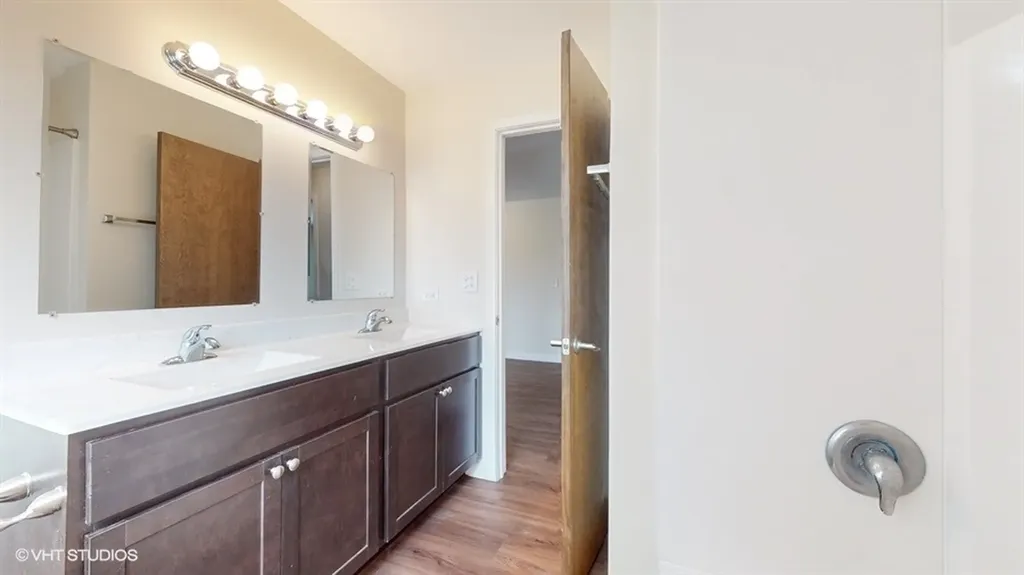 29W542 Country Ridge Drive Warrenville IL 60555