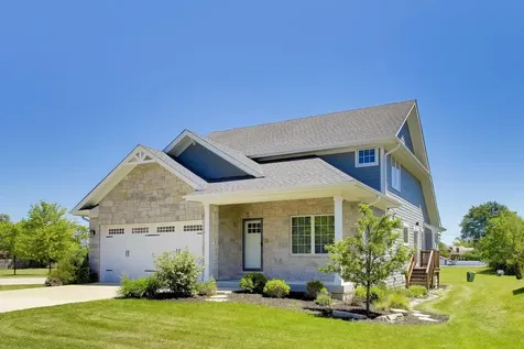 1201 Manzella Lane Glenview IL 60025
