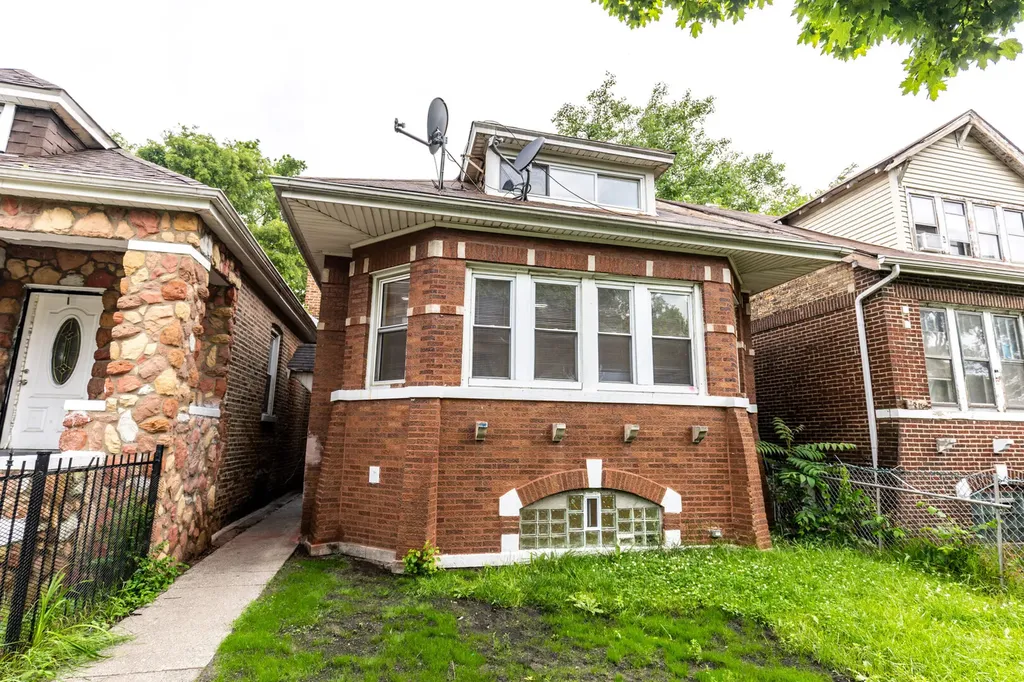 7518 South Union Avenue Chicago IL 60620