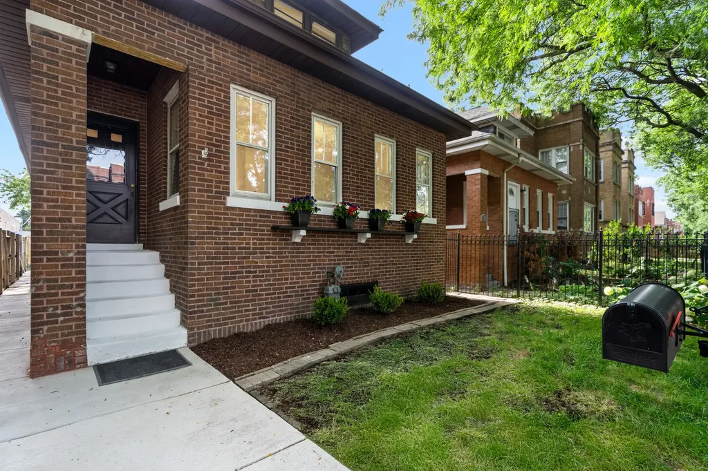 2936 North Keating Avenue Chicago IL 60641