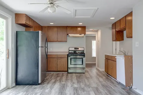 1809 Galilee Avenue Zion IL 60099
