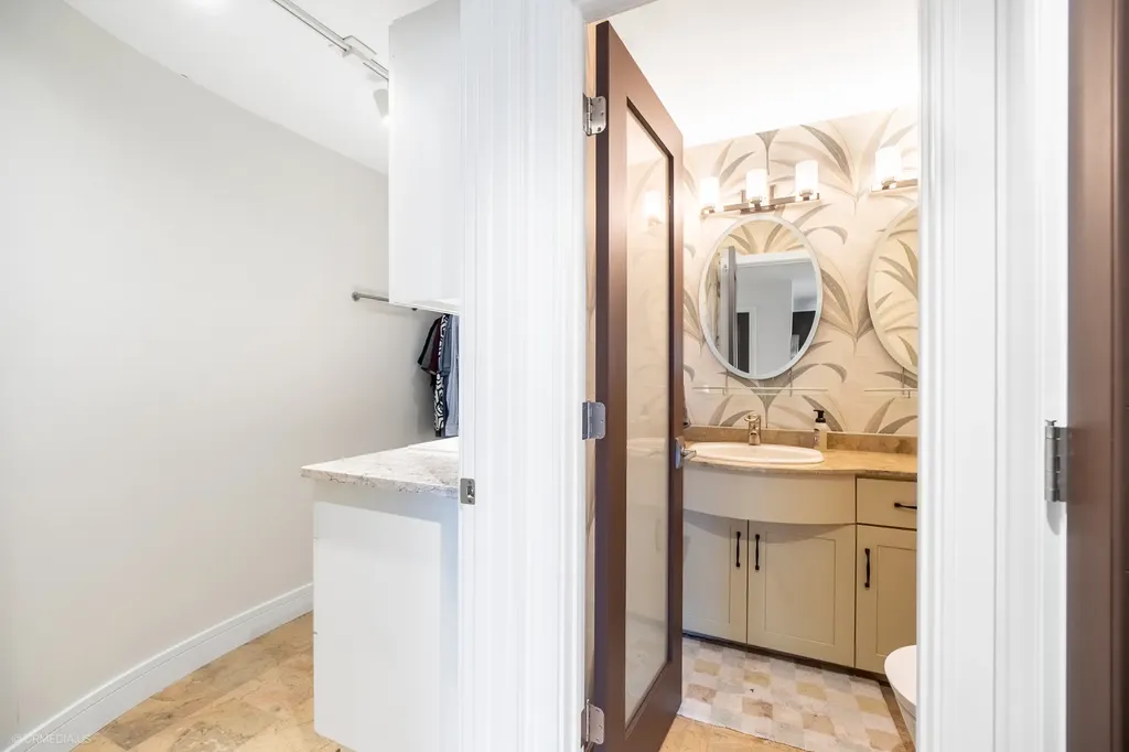 110 East Delaware Place Chicago IL 60611