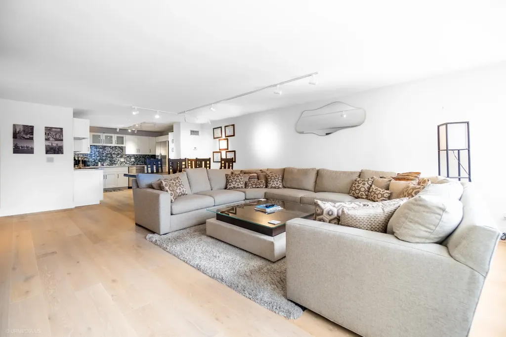 110 East Delaware Place Chicago IL 60611