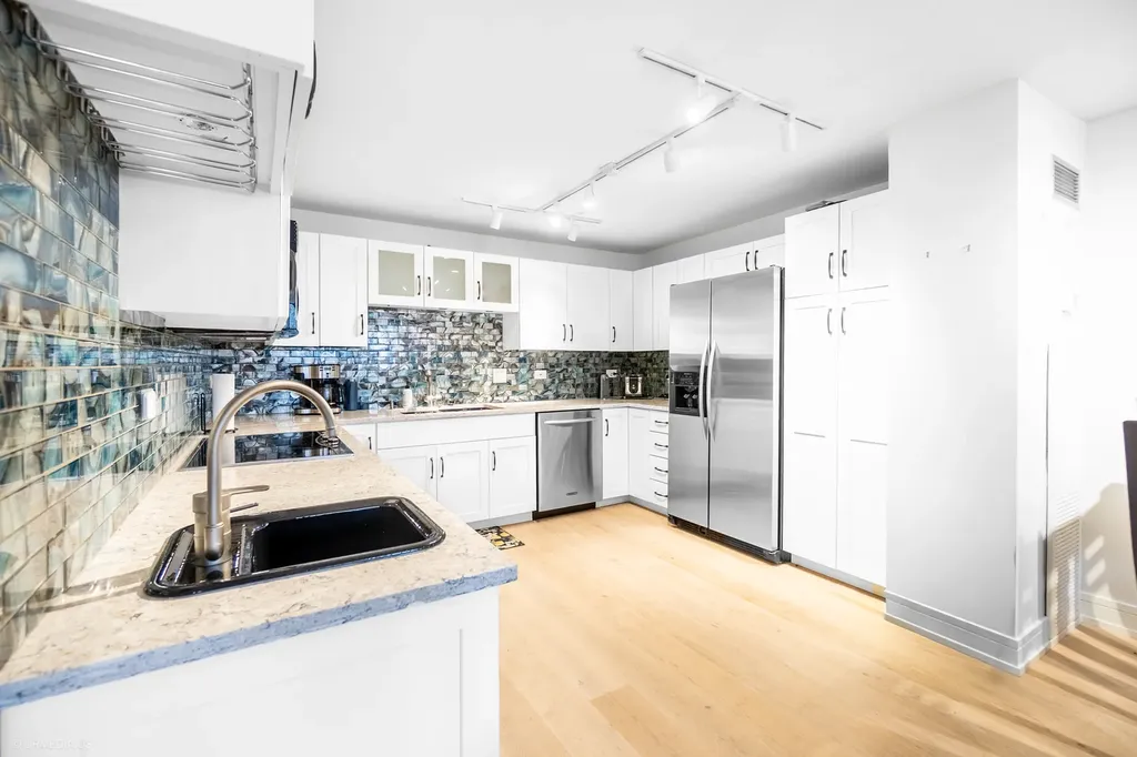 110 East Delaware Place Chicago IL 60611
