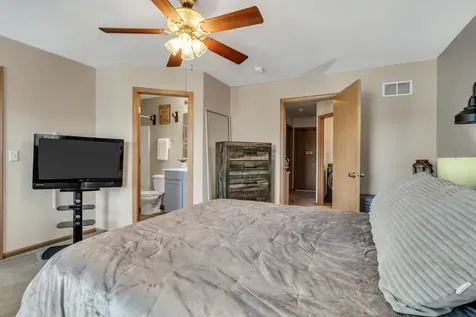 2636 Evergreen Circle Mchenry IL 60050