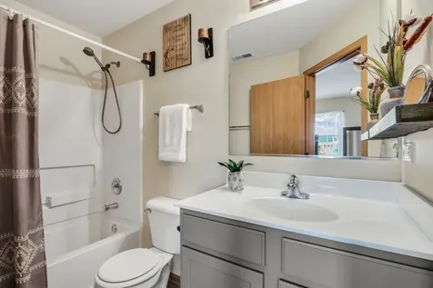 2636 Evergreen Circle Mchenry IL 60050
