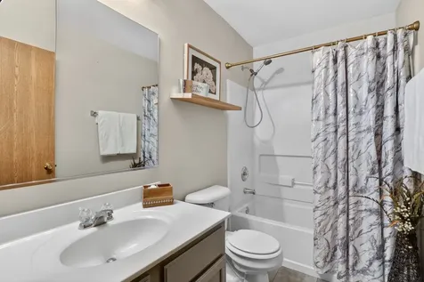 2636 Evergreen Circle Mchenry IL 60050