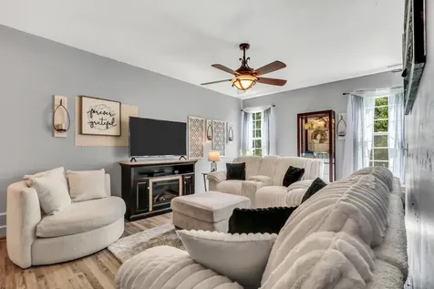 2636 Evergreen Circle Mchenry IL 60050