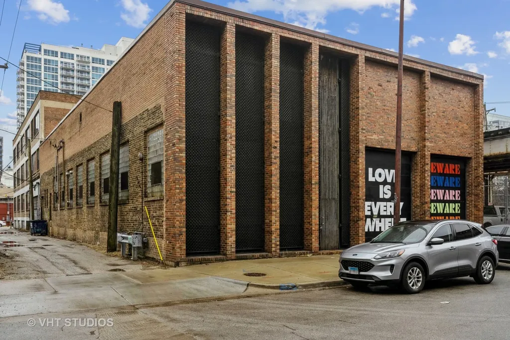 313 West Chestnut Street Chicago IL 60610