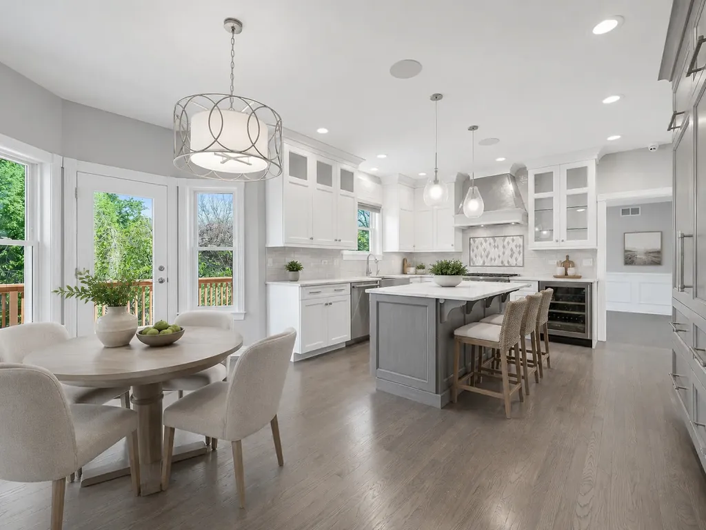 832 Bemis Road Glen Ellyn IL 60137