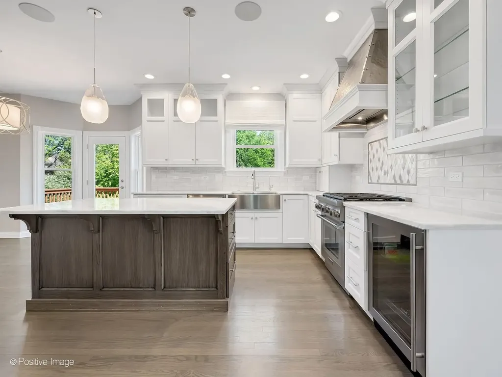 832 Bemis Road Glen Ellyn IL 60137